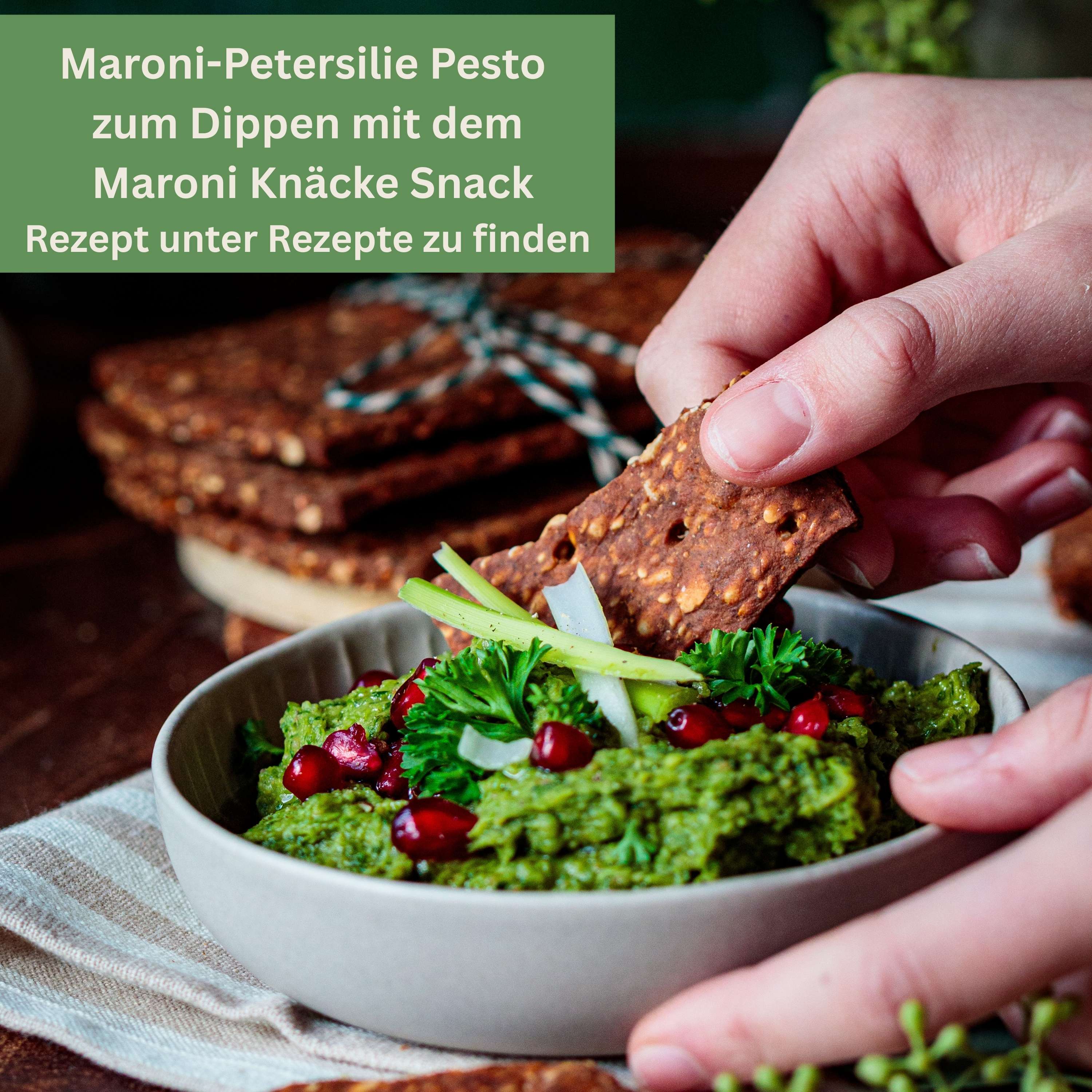 Glutenfreier Maroni Knäcke Snack mit Rosmarin, gedippt in Maronen-Petersilien-Pesto – veganer Snack mit Kastanienmehl von My Makery